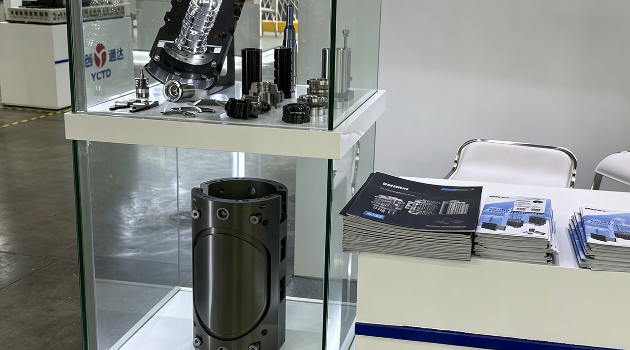 Mirror polished PET preform mold cavity ensuring smooth preform release and surface quality